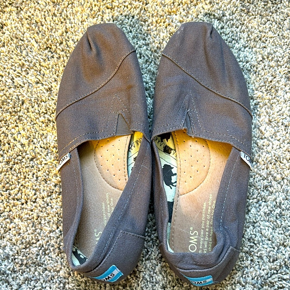 Womens Toms size 8.5